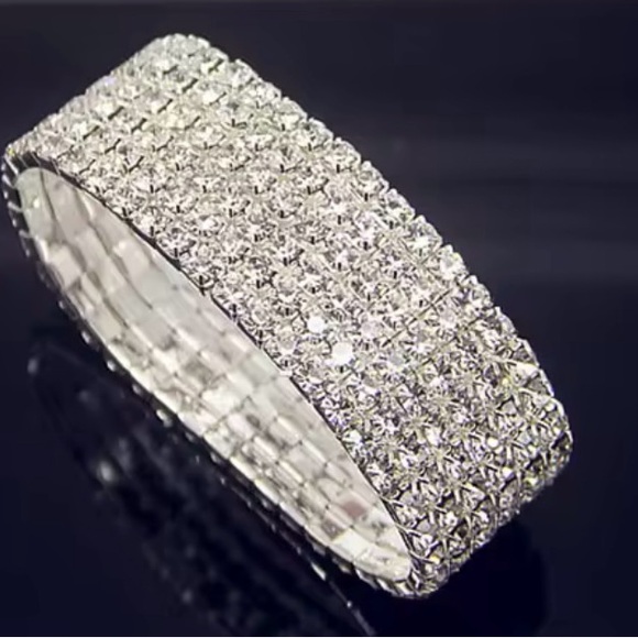 Elegant Silver Bracelet - Picture 2 of 2